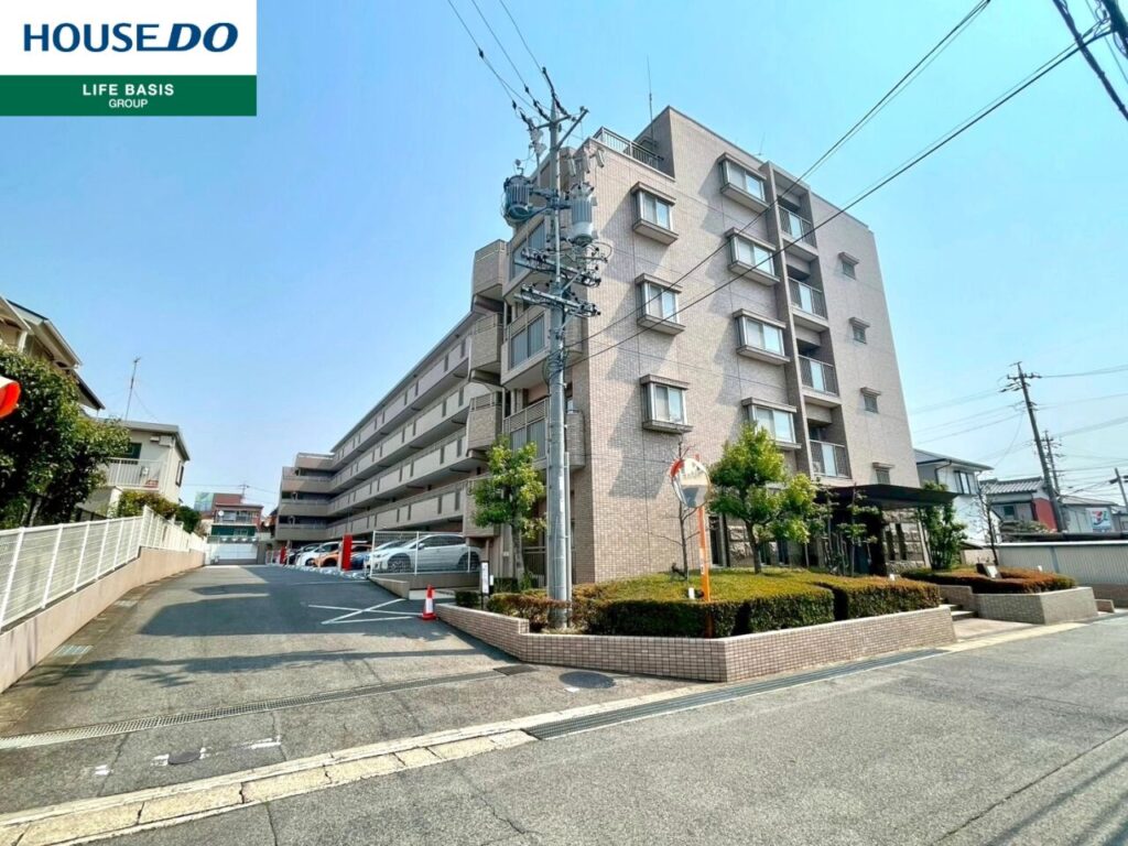 ロイヤルシャトー緑ヶ丘_駐車場