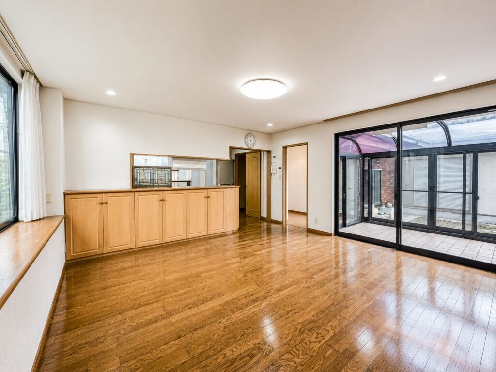 尾張旭市柏井町弥栄 中古戸建_リビング