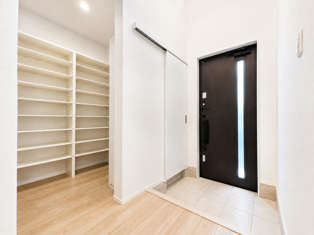 名古屋市守山区白山4丁目_中古戸建_玄関