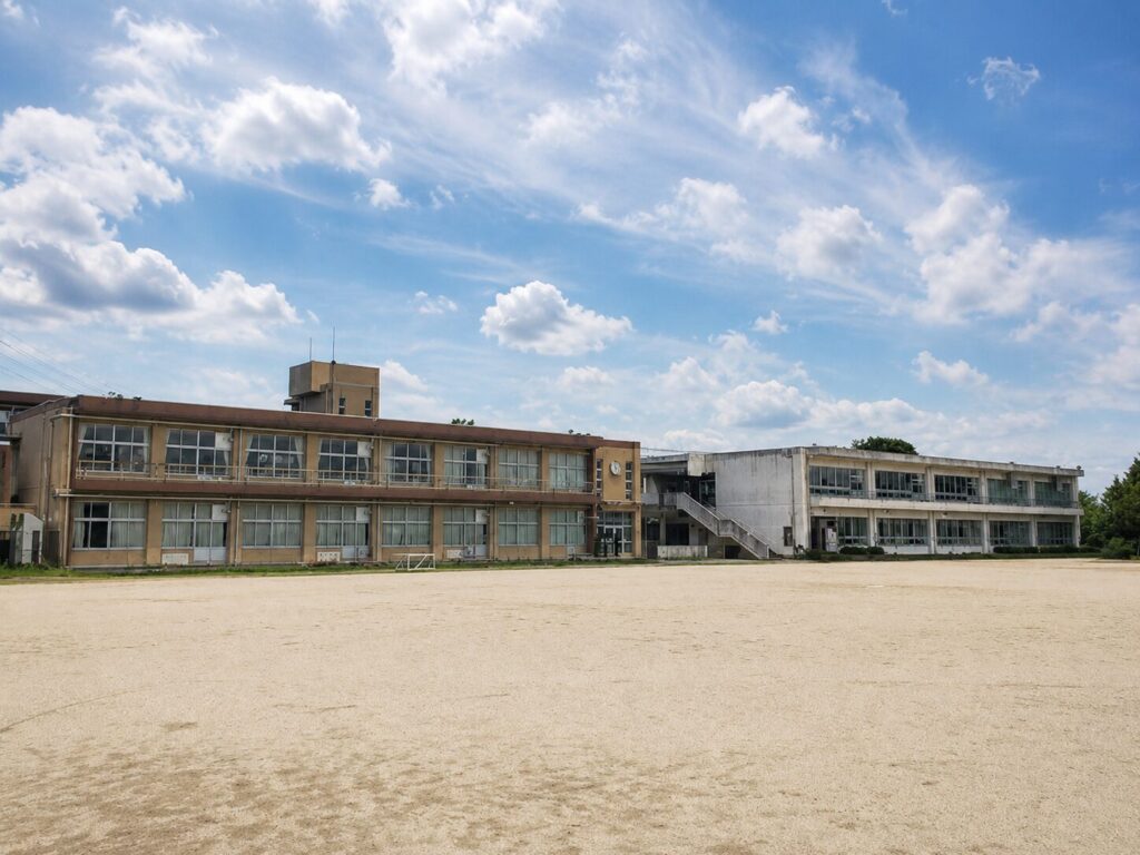 帷子小学校