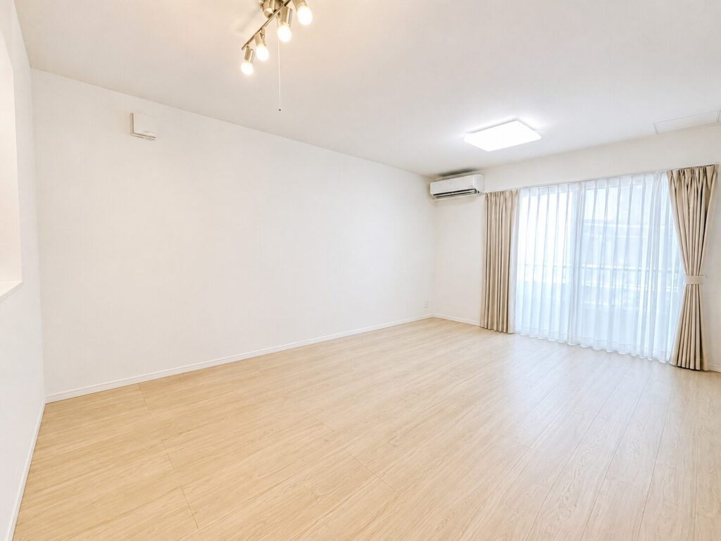 名古屋市守山区白山4丁目_中古戸建_リビング2